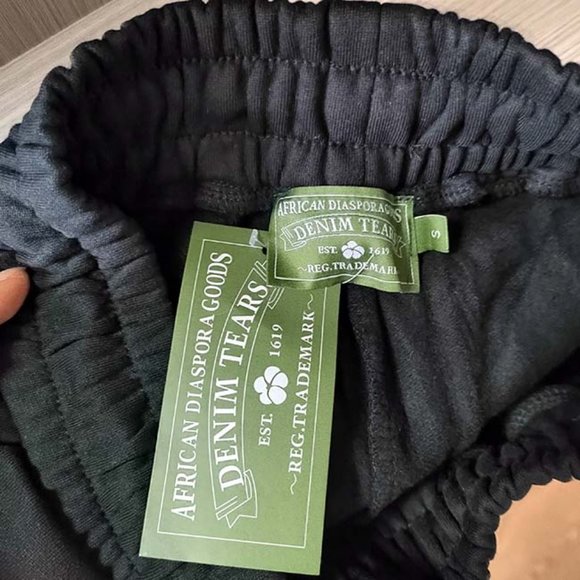 Denim Tears Wreath Foam Print Black Sweatpants - Picture 5 of 8